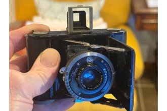 Câmera fotográfica vendida em um brechó na Inglaterra continha um filme não revelado de aproximadamente 70 anos com imagens de uma viagem de esqui a St. Moritz, na Suíça -  (crédito: Salisbury Photo Centre.)