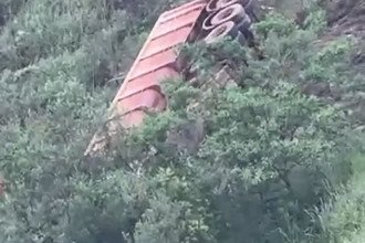 Equipes da concessionária foram acionadas e atuaram com viatura de inspeção, guincho e ambulância -  (crédito: Redes Sociais/Reprodução)