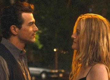  Paul Anthony Kelly e Sarah Pidgeon como John Kennedy Jr. e Carolyn Bessette -  (crédito: Disney+ /divulgação)