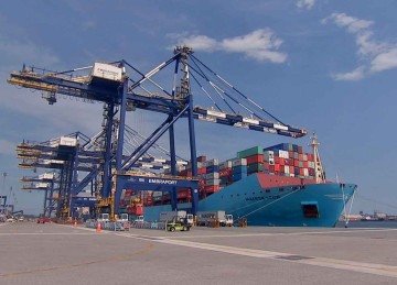 Exportações de açúcar, madeira processada e máquinas serão favorecidas com nova taxa -  (crédito: Divulgacao/TV Cultura – 24/2/14)