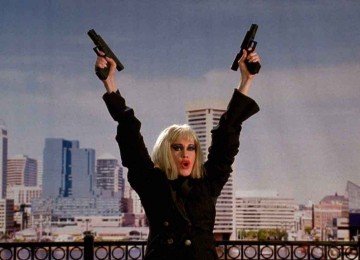 Melanie Griffith faz o papel de Honey, diva das telas sequestrada por cineastas guerrilheiros que contestam a indústria do entretenimento -  (crédito: FCS/divulgação)