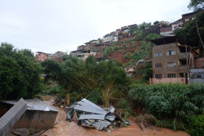 Bairro Jardim Natal, em Juiz de Fora, foi um dos atingidos pelos desastres clim&aacute;ticos -  (crédito: T&uacute;lio Santos/EM/D.A Press)