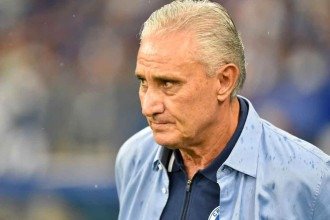 Tite permanece pressionado no clube devido aos maus resultados do time -  (crédito: Ramon Lisboa/EM/D.A. Press)