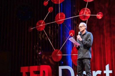 <p><span style='font-weight: 400;'>Em entrevista ao jornal “O Estado de S.Paulo”, o renomado cientista brasileiro Marcelo Gleiser fez um alerta sobre a forma de utilização da inteligência artificial.</span></p>
 -  (crédito: - Reprodução do Flickr TEDx Dartmouth)