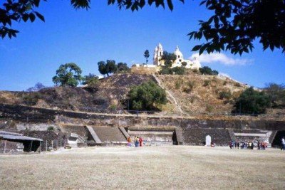 <p>Você sabe quais são as maiores pirâmides do mundo? As mais famosas são as do Egito, mas existem outras que muitos não fazem ideia que existem e que são tão impressionantes quanto!</p>
 -  (crédito: Altevir Vechia  wikimedia commons )