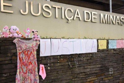 Absolvição motivou protesto na sede do TJMG, em Belo Horizonte -  (crédito: Gladyston Rodrigues/EM/D.A/Press)