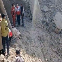 EUA ignoram negociações nucleares e atacam o Irã em conjunto com Israel - Foto por - / VARIOUS SOURCES / AFP