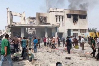 Ataque de Israel deixa ao menos 85 mortos em escola para meninas no Irã -  (crédito: AFP)