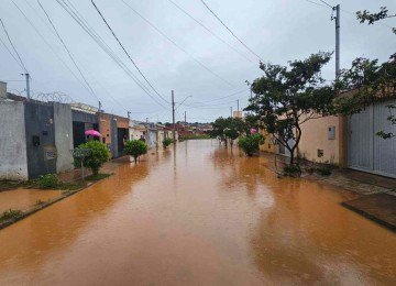 Bairro Novo Delfino, em Montes Claros, foi um dos atingidos pelos alagamentos -  (crédito: Divulgação/Corpo de Bombeiros)