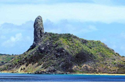 <p>Um dos destinos mais paradisíacos do Brasil, a Ilha de Fernando de Noronha já foi conhecida como a “Ilha Maldita”. Isso ocorreu porque o local abrigou prisões ao longo da história.</p>
 -  (crédito:  Imagem de DEZALB por Pixabay)