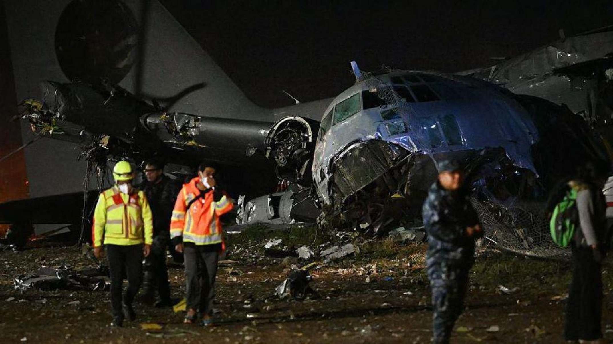 Avião carregado de dinheiro cai na Bolívia e deixa ao menos 11 mortos  -  (crédito: BBC)