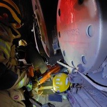 MG: motorista fica preso às ferragens em capotamento de caminhão - Reprodução/CBMMG