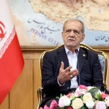 Irã desafia Trump e promete vingar a morte de Khamenei - AFP