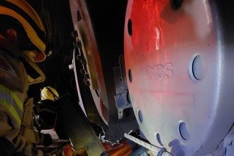 O motorista foi imobilizado e levado à Unidade de Suporte Avançado (USA) do SAMU -  (crédito: Reprodução/CBMMG)