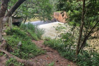 Segundo o Corpo de Bombeiros, o jovem nadava com amigos quando se afogou -  (crédito: Reprodução/CBMMG)