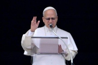 Papa Leão XIV pede paz no Irã durante seu discurso semanal aos peregrinos na Praça de São Pedro -  (crédito: Alberto PIZZOLI / AFP)