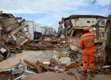 Per&iacute;odo seco na Zona da Mata ajuda na remo&ccedil;&atilde;o de escombros, abertura de vias bloqueadas e reconstru&ccedil;&atilde;o em locais castigados como Ub&aacute; (foto) -  (crédito: T&uacute;lio Santos/EM/D.A.Press)