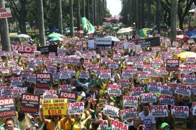 Na chegada à Praça da Liberdade, Nikolas foi ovacionado por apoiadores  -  (crédito: Marcos Vieira/EM/D.A. Press)