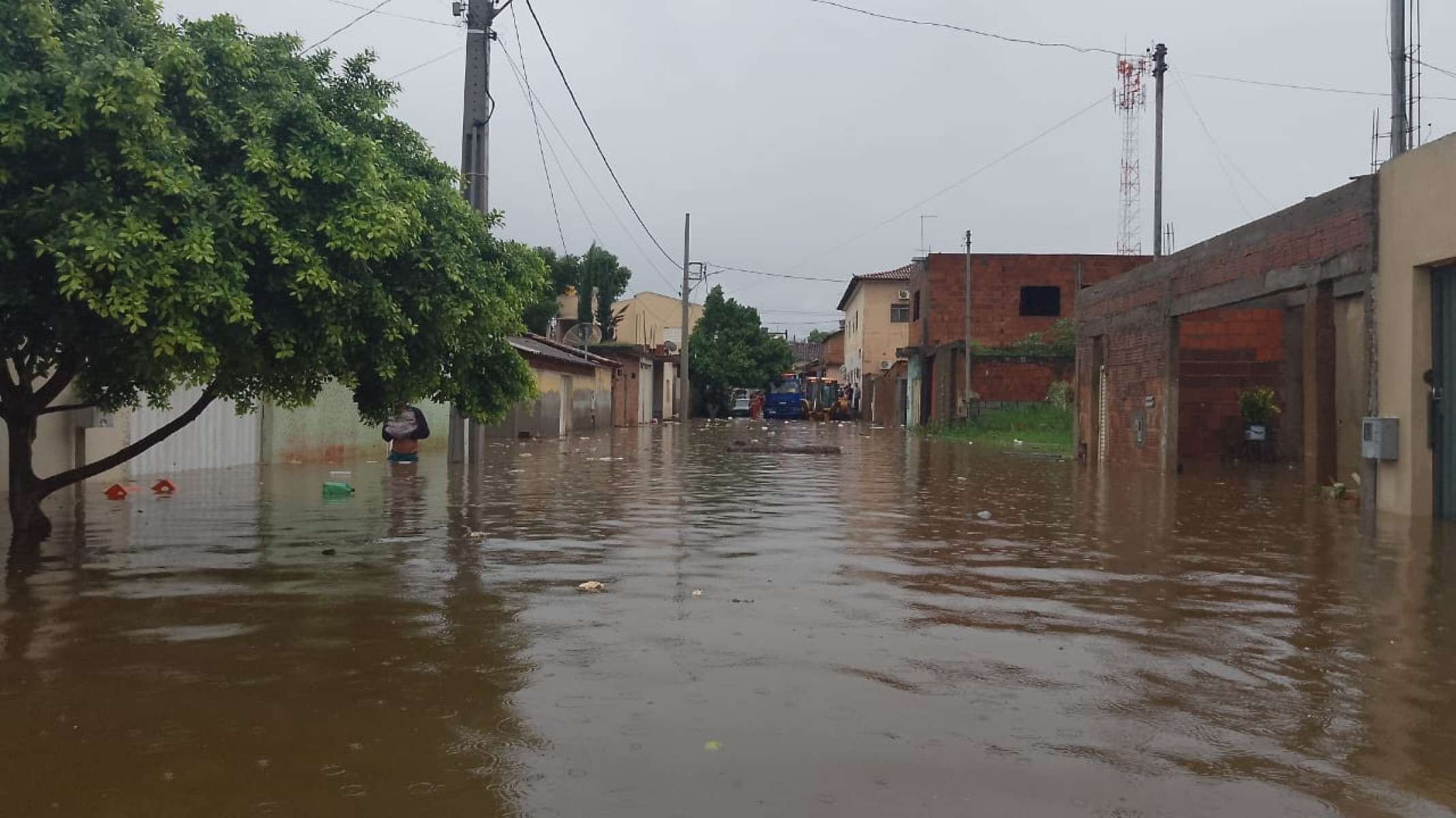 Chuva alaga ruas de Mato Verde, no Norte de Minas Gerais, neste domingo (1/3)-CBMMG/Divulgação