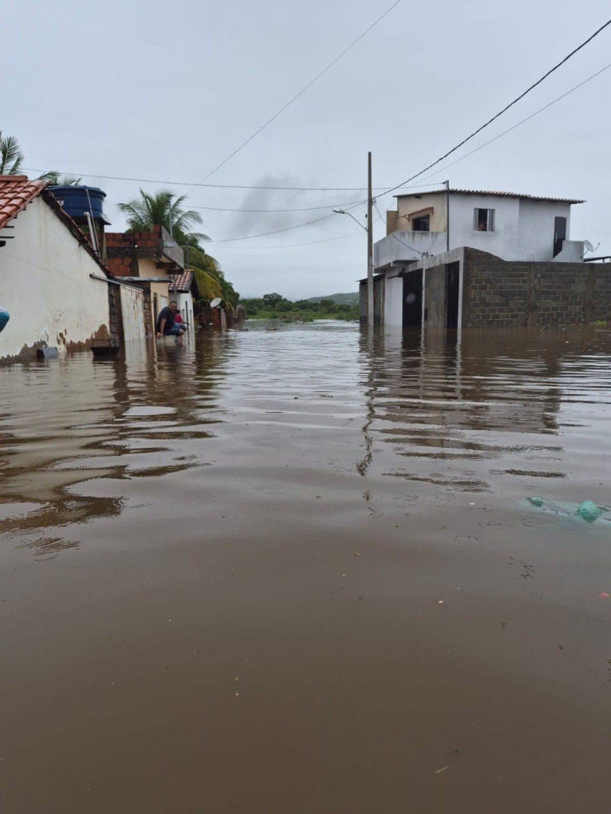 Chuva alaga ruas de Mato Verde, no Norte de Minas Gerais, neste domingo (1/3)-CBMMG/Divulgação