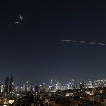 Israel volta a bombardear Teerã, e Irã ataca Arábia Saudita e outros países -  Jack GUEZ/AFP