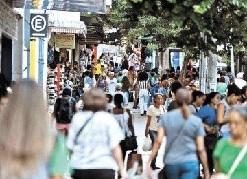 O envelhecimento da população brasileira ocorre de forma acelerada e deveria preocupar -  (crédito: Alexandre Guzanshe/EM/D.A. Press – 3/4/25)