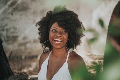 Adriana Ara&uacute;jo, uma das vozes mais importantes do samba em Belo Horizonte, morreu nesta segunda-feira (2/3) -  (crédito:  Nonato Fotografia/Divulga&ccedil;&atilde;o )