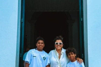 <p>Durante férias na Bahia, Regina Casé visitou o Museu do Recôncavo Wanderley Pinho, em Candeias, e  compartilhou registros do passeio nas redes sociais. A artista destacou o acervo da Casa Wanderley Pinho, voltado à preservação da história do Recôncavo e do estado, e afirmou que a visita foi marcante para ela e sua família. </p>
 -  (crédito: Reprodução / Instagram)