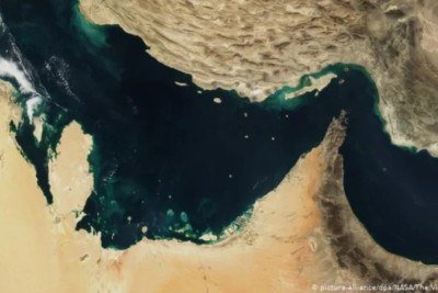 Estreito de Ormuz é fundamental para embarcações petroleiras no Oriente Médio -  (crédito: Picture-alliance/dpa/NASA/The Visible Earth)