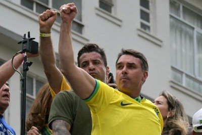 Flávio Bolsonaro se apresenta como um 'Bolsonaro moderado' -  (crédito: NELSON ALMEIDA / AFP)