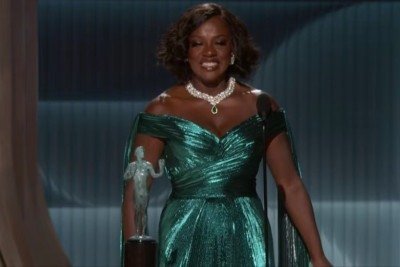 <p>Viola Davis chamou atenção e repercutiu na mídia ao vibrar com a premiação de Michael B. Jordan no SAG Awards. Foi ela que anunciou o ator como vencedor do troféu.  E nao escondeu a alegria. </p>
 -  (crédito: Reprodução de vídeo )