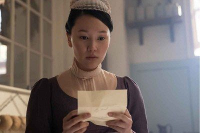 A atriz australiana Yerin Ha é o destaque da quarta temporada de 'Bridgerton' como a criada Sophie, moça inteligente e sensível que conquista o solteirão Benedict -  (crédito: Netflix/Divulgação)