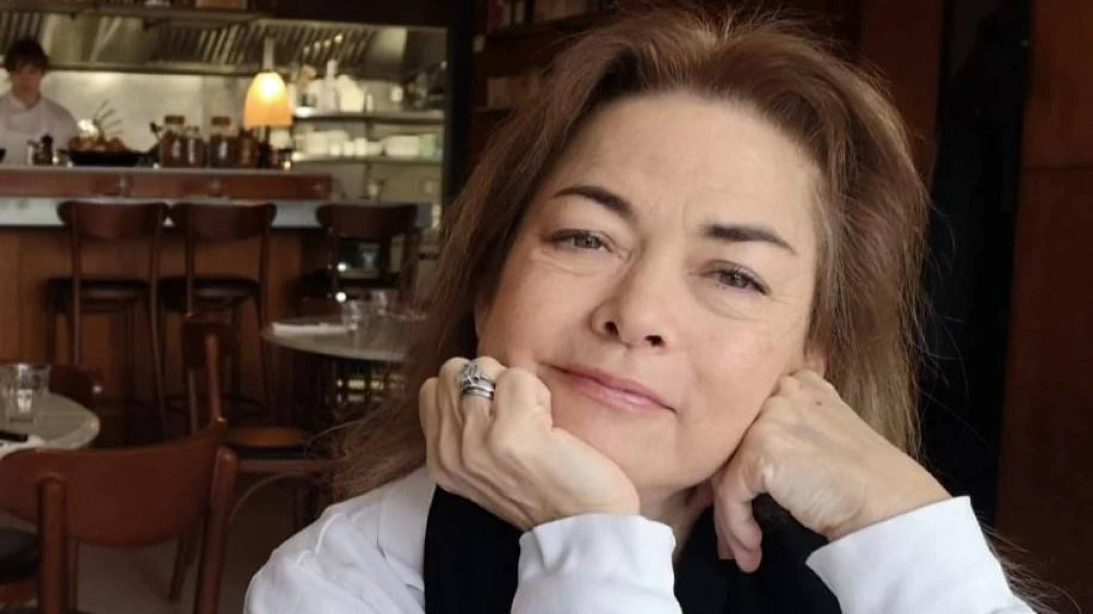 A pele de Caroline ficou amarelada enquanto ela aguardava o transplante -  (crédito: Caroline King)