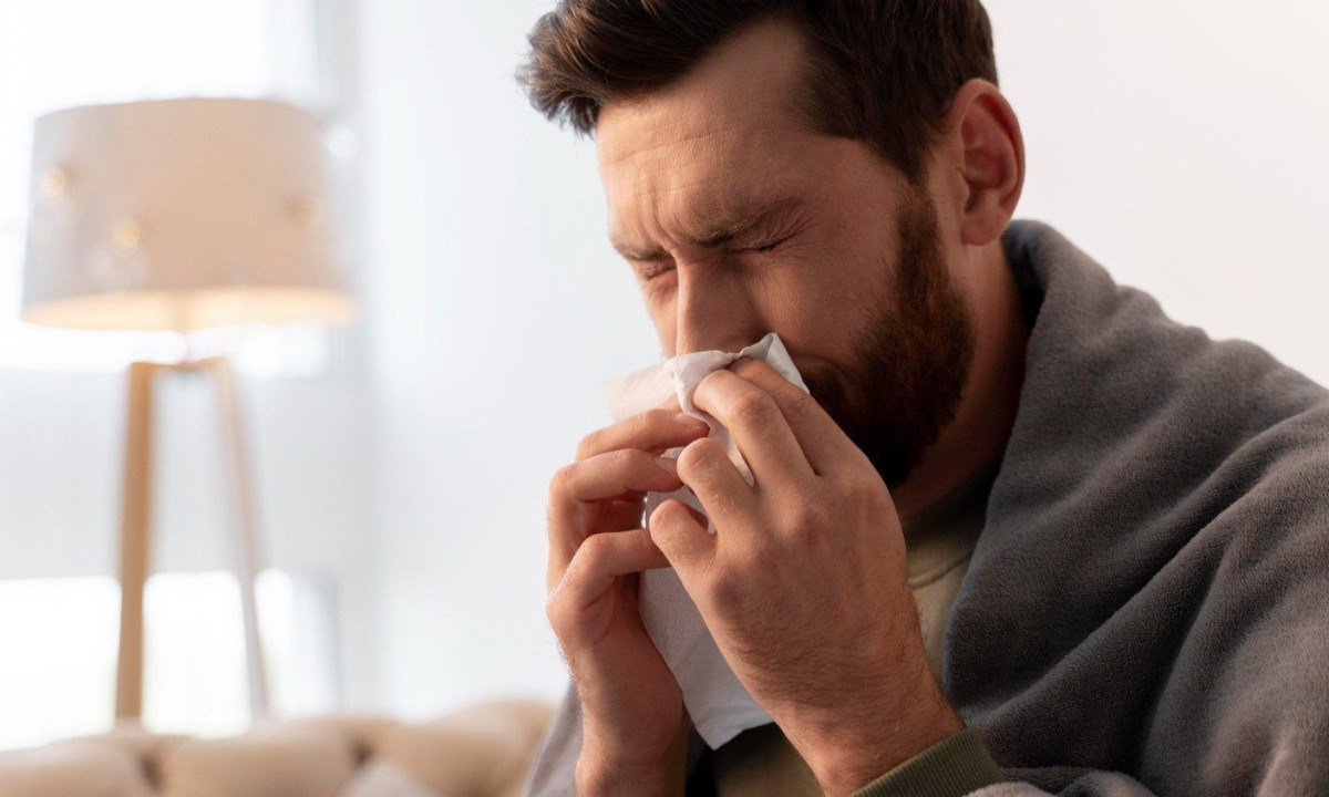 Reconhecer os sintomas &eacute; crucial para diferenciar gripe de resfriado e buscar o tratamento adequado. -  (crédito: Freepik)