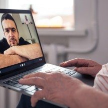 SUS inicia teleatendimento gratuito para quem tem compulsão por bets - pvproductions/FreePik