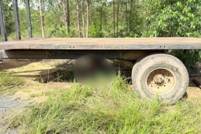 A corpora&ccedil;&atilde;o informou que o homem, morador de Pomp&eacute;u, estava realizando manuten&ccedil;&atilde;o com solda na ca&ccedil;amba quando ela caiu e acertou a cabe&ccedil;a dele -  (crédito: Reprodu&ccedil;&atilde;o CBMMG)