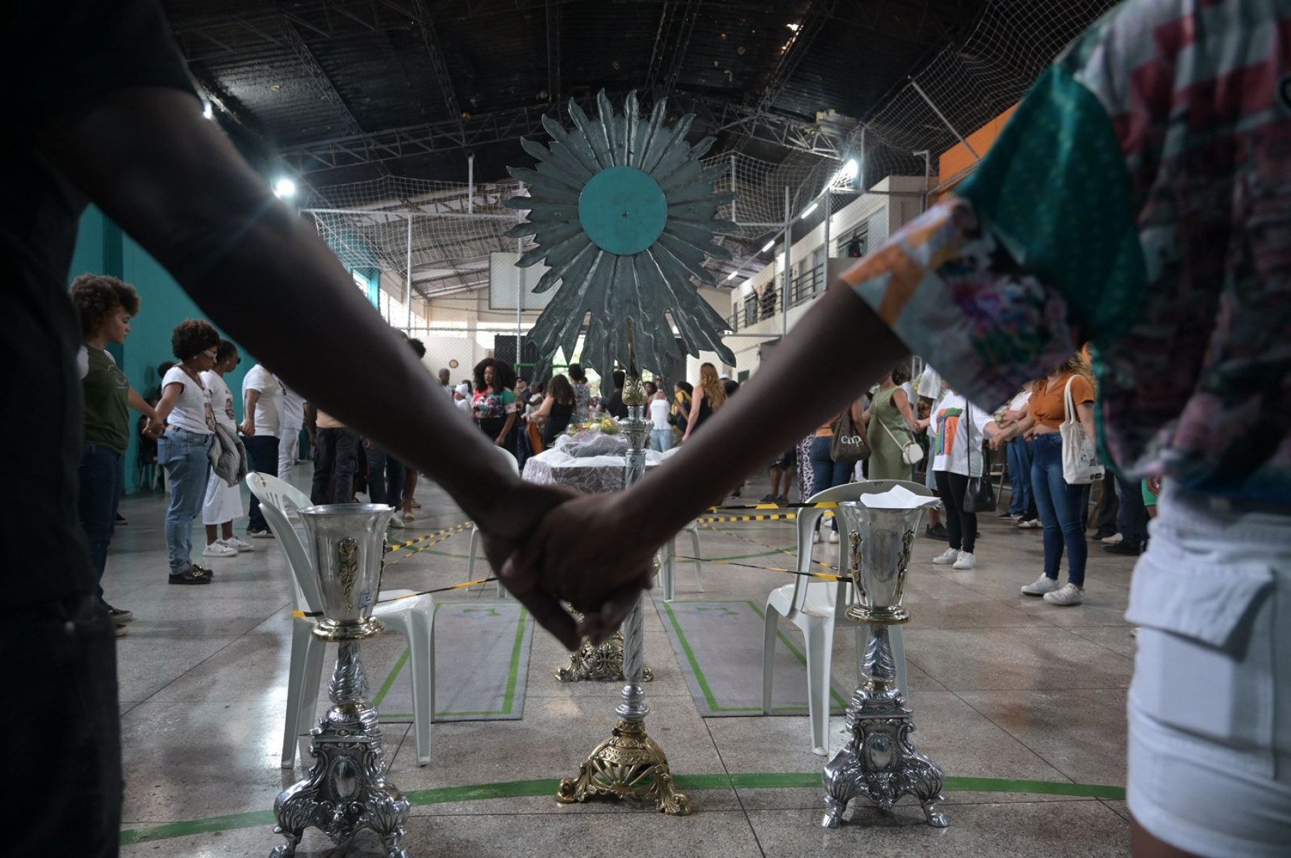 Ao longo da carreira, Adriana Ara&uacute;jo cantou com Diogo Nogueira, Samuel Rosa e o Olodum. No ano passado, participou do show de Toninho Geraes, ao lado da Orquestra Sinf&ocirc;nica de Minas Gerais no Pal&aacute;cio das Artes.-Leandro Couri/EM/D.A.Press