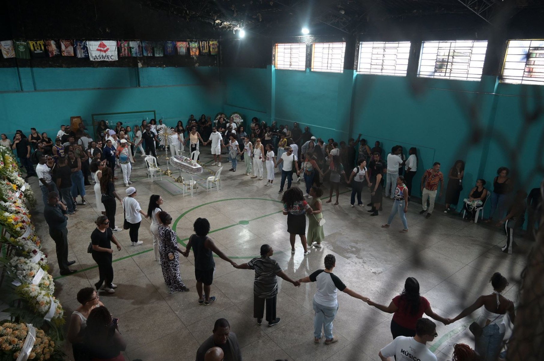 O vel&oacute;rio de Adriana Ara&uacute;jo foi realizado nesta ter&ccedil;a-feira (3/3), das 10h &agrave;s 12h, na quadra da Escola de Samba Unidos dos Guaranis, no Bairro S&atilde;o Crist&oacute;v&atilde;o-Leandro Couri/EM/D.A.Press