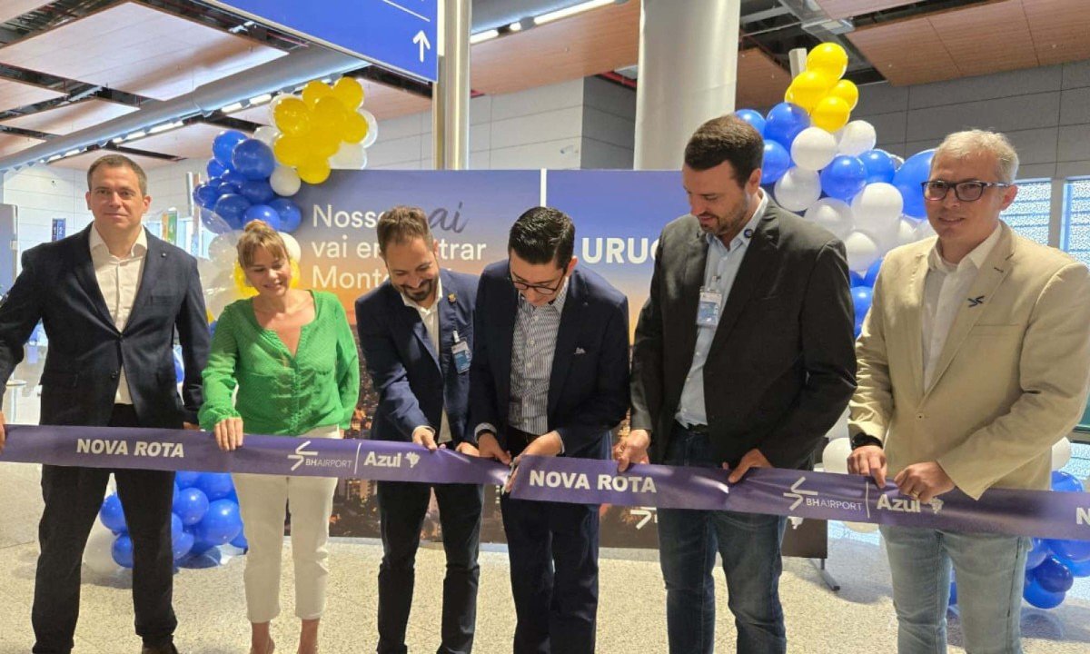 O evento, realizado na &aacute;rea de embarque internacional a partir das 8h, reuniu um time de autoridades, executivos e diplomatas para cortar a fita simb&oacute;lica