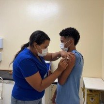 Vacinação: jovens podem receber doses contra três doenças diferentes em BH - Diego Paraíso/Divulgação