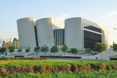 <p>Lugares vazios chamam a atenção de viajantes de todo o mundo, e a China é um prato cheio para admiradores desses locais que são chamados de “cidades fantasmas”.</p>
 -  (crédito: Flickr Chaloos)