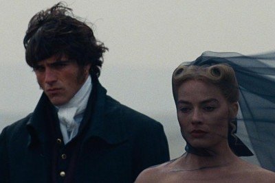 <p>A nova adaptação de “O Morro dos Ventos Uivantes” estreou no Brasil em 12 de fevereiro de 2026 e, desde a divulgação do elenco e do trailer, tem gerado debates nas redes sociais. Dirigido e roteirizado por Emerald Fennell, vencedora do Oscar de Melhor Roteiro Original por “Bela Vingança”, o filme traz Margot Robbie no papel de Catherine Earnshaw e Jacob Elordi como Heathcliff.</p>
 -  (crédito: Divulgação)