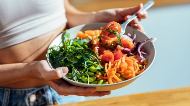 Pratos coloridos e nutritivos refletem as sugest&otilde;es para uma alimenta&ccedil;&atilde;o mais leve e saud&aacute;vel no dia a dia. -  (crédito: iStock)