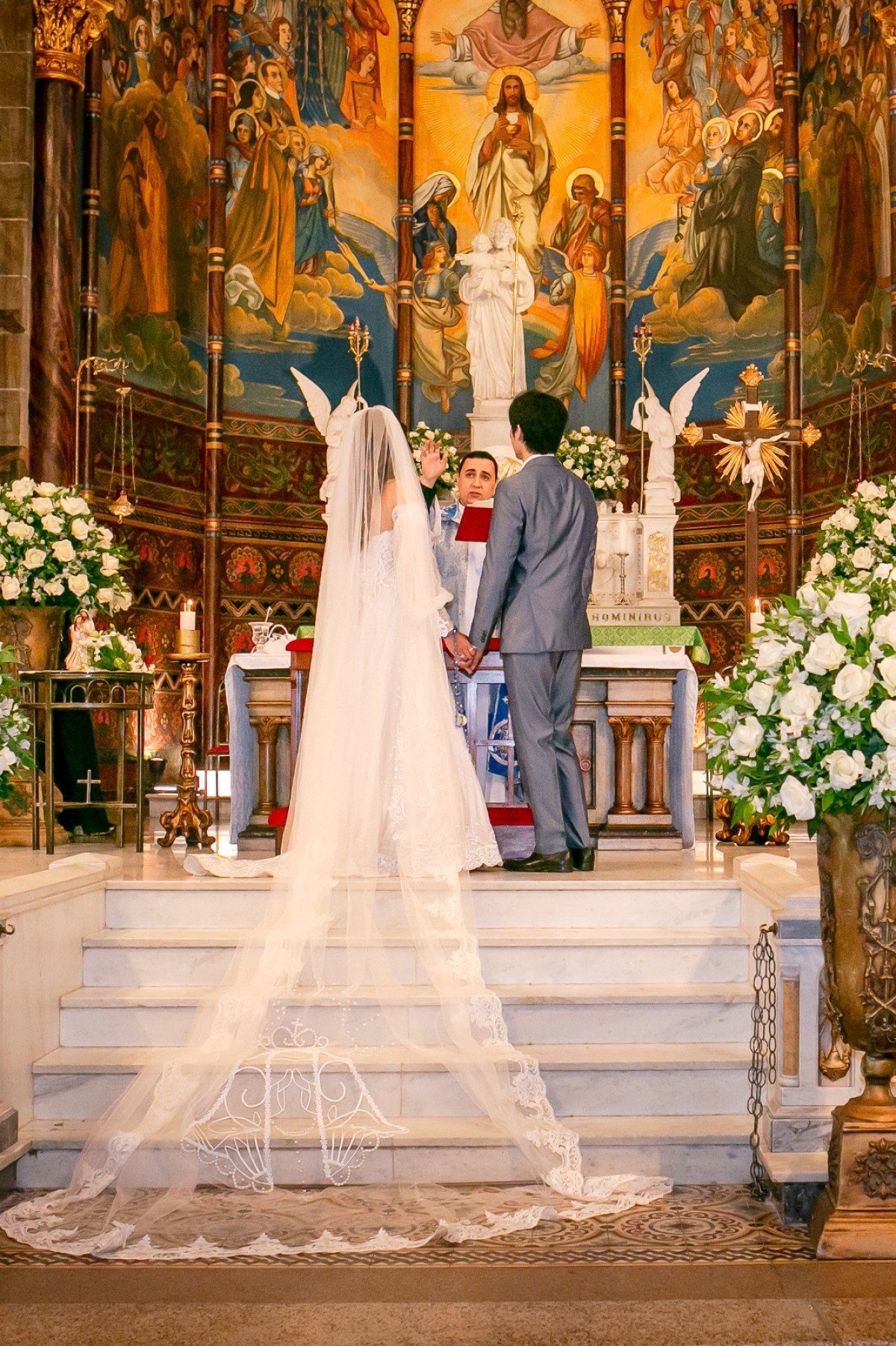 A suíça e filha de mineira Morena Monaco, de 32 anos, conheceu o sul-coreano Su-woong Kim, de 35, durante uma viagem de trabalho. 