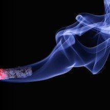 Cigarro eletrônico parece recreativo, mas pode ser mais nocivo que o cigarro comum - Ralf Kunze por Pixabay