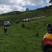 Caminhoneira de 38 anos morre após caminhão cair em ribanceira em Extrema - CMMG/Dibulgação