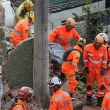 'Nosso trabalho é contra o tempo', diz bombeiro sobre desabamento em BH - Edésio Ferreira/EM/D.A Press