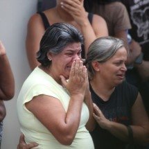 Familiares relatam a angústia na espera por notícias das vítimas - Edésio Ferreira/EM/D.A. Press