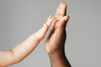 Saiba o que muda com a nova licença-paternidade no Brasil