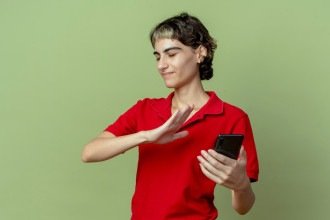 Desconexão digital faz parte da cultura de empresas e órgãos públicos e, mesmo na vida social, as pessoas não ficam com o celular -  (crédito: stockking/FreePik)